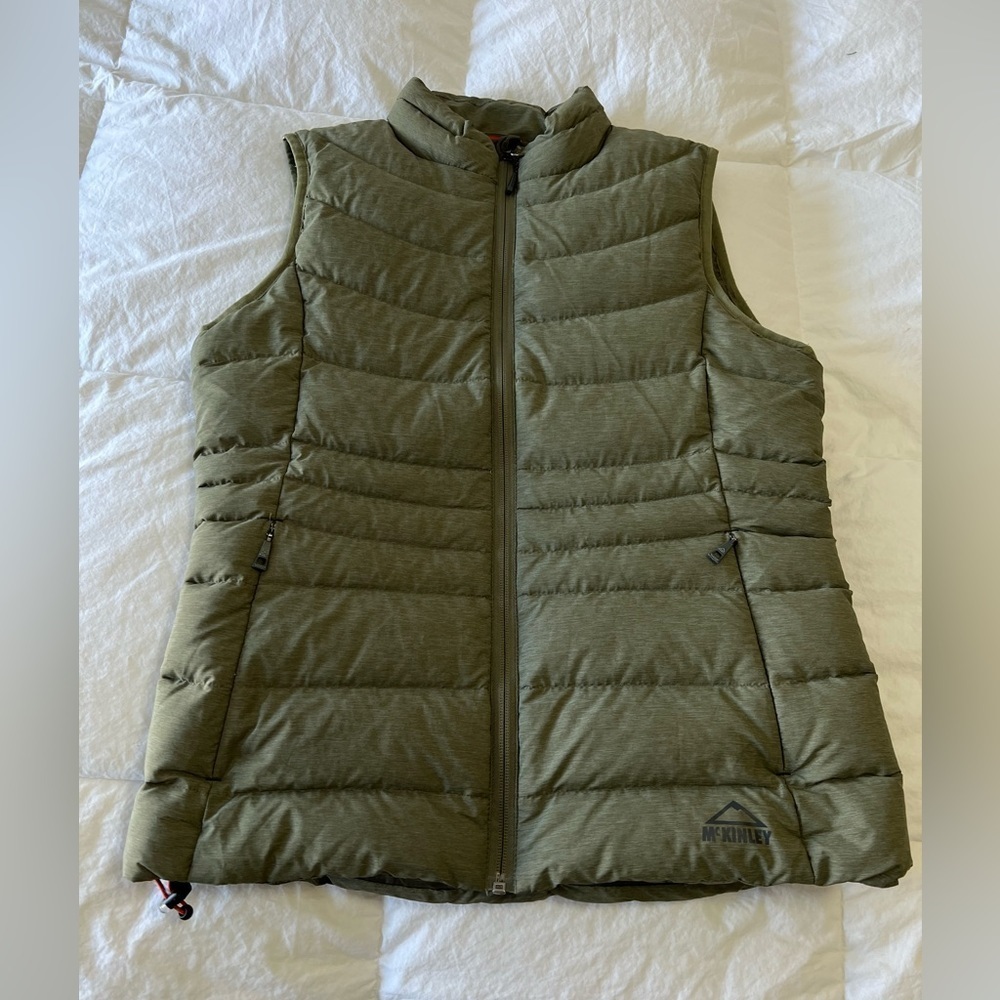 McKinley Gosford Puffer Vest Womens Size Small Outdoor Down Olive Green Zip.